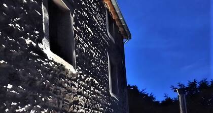 Maison de vacances 'Chùteau Saint-jean' avec vue sur les montagnes, terrasse privée et Wi-Fi