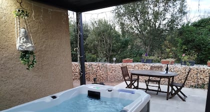 Nid des Hirondelles - Meublé tout confort au calme - Clim Piscine Jacuzzi