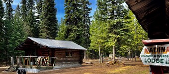 Nadina Mountian Wilderness Lodge - Off Grid Wilderness Retreat