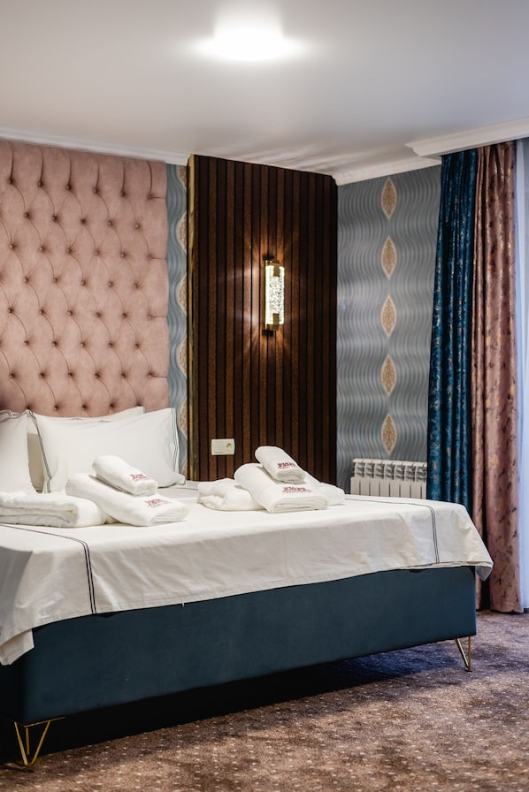 Deluxe Double Room, Balcony, City View