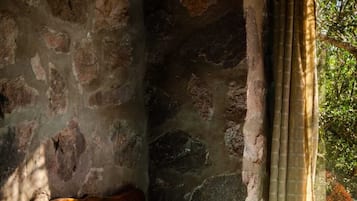 1 habitación, wifi y ropa de cama