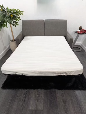 1 chambre, fer et planche à repasser, draps fournis
