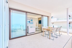 Outdoor dining - Apartment 'Bayview Hills Torrox' with Sea View, Wi-Fi and Air Conditioning (Torrox)