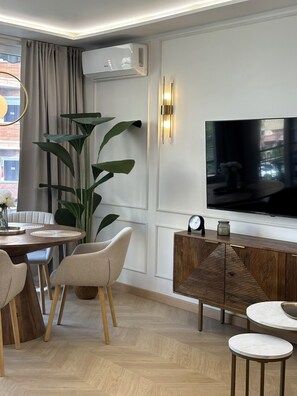 Dining - Apartment PREMIUM Sun&Mar LA ROCA (pool, views, comfy, fully equipped) (Torremolinos)