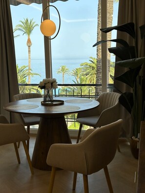 Dining - Apartment PREMIUM Sun&Mar LA ROCA (pool, views, comfy, fully equipped) (Torremolinos)