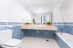 Hair dryer, towels - Home2Book Calm Oasis Papagayo, Pool & Terrace Apt (Corralejo)