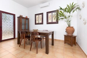 Dining - Home2Book Casa Kiky - Cosy Villa with Jacuzzi (La Oliva)