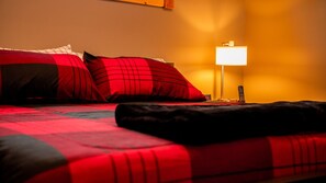 Bügeleisen/Bügelbrett, kostenloses WLAN, Bettwäsche