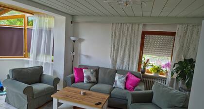 Green Home – Familienfreundliche Ferienwohnung im Grünen mit Stil und Komfort