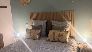 1 slaapkamer, een strijkplank/strijkijzer, wifi, beddengoed