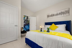 3 bedrooms, desk, iron/ironing board, free WiFi