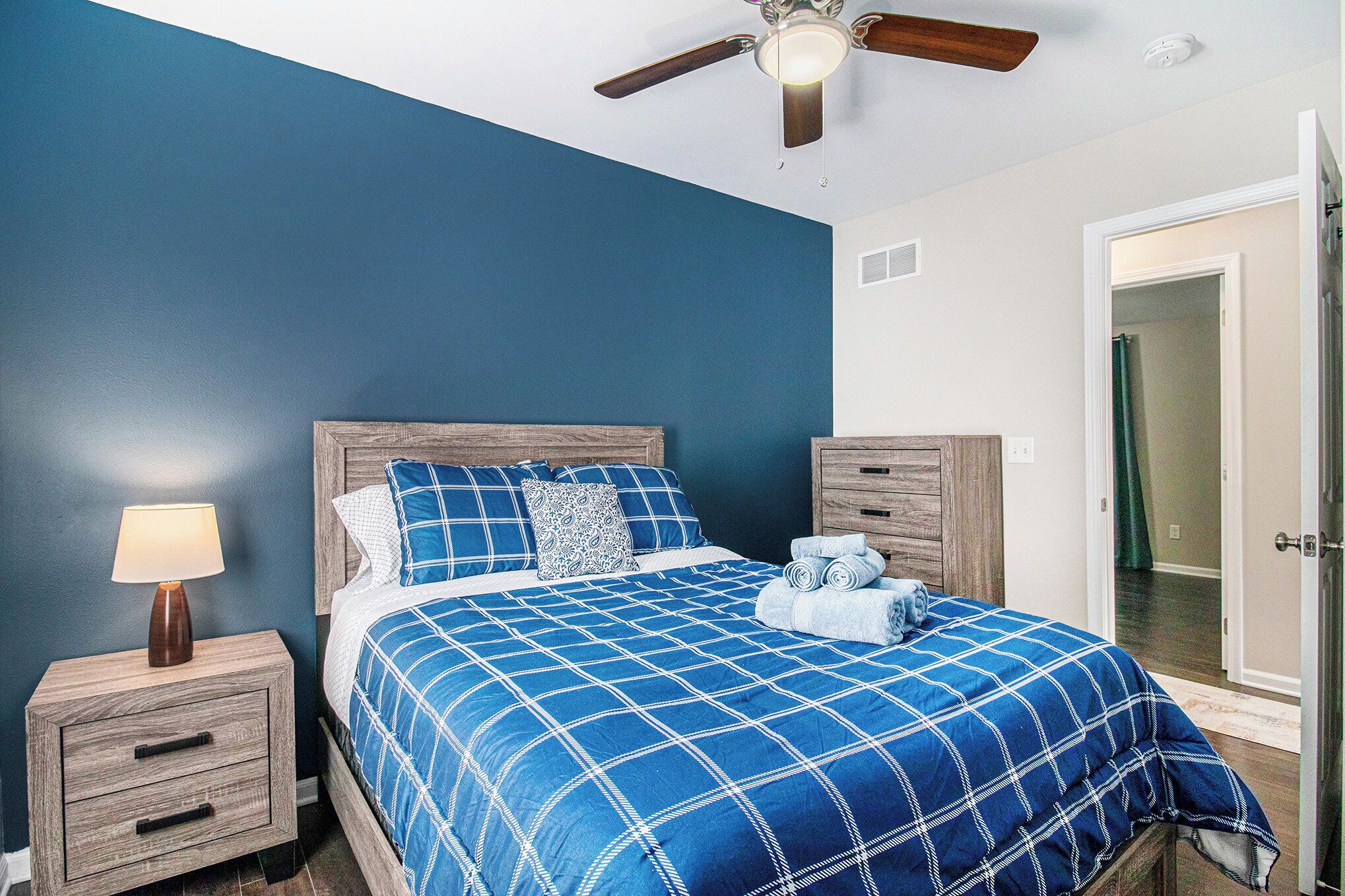 3 bedrooms, desk, iron/ironing board, free WiFi