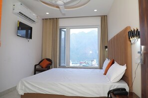 Comfort Double Room, City View | Soundproofing, free WiFi - Hotel Tapo Dhara (Rishikesh)
