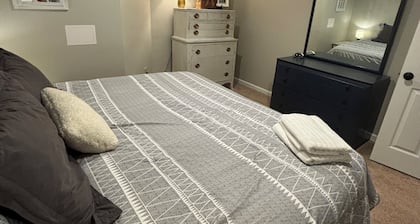 PSU - 1 bedroom apartment in State College 4 miles to Beaver Stadium!!