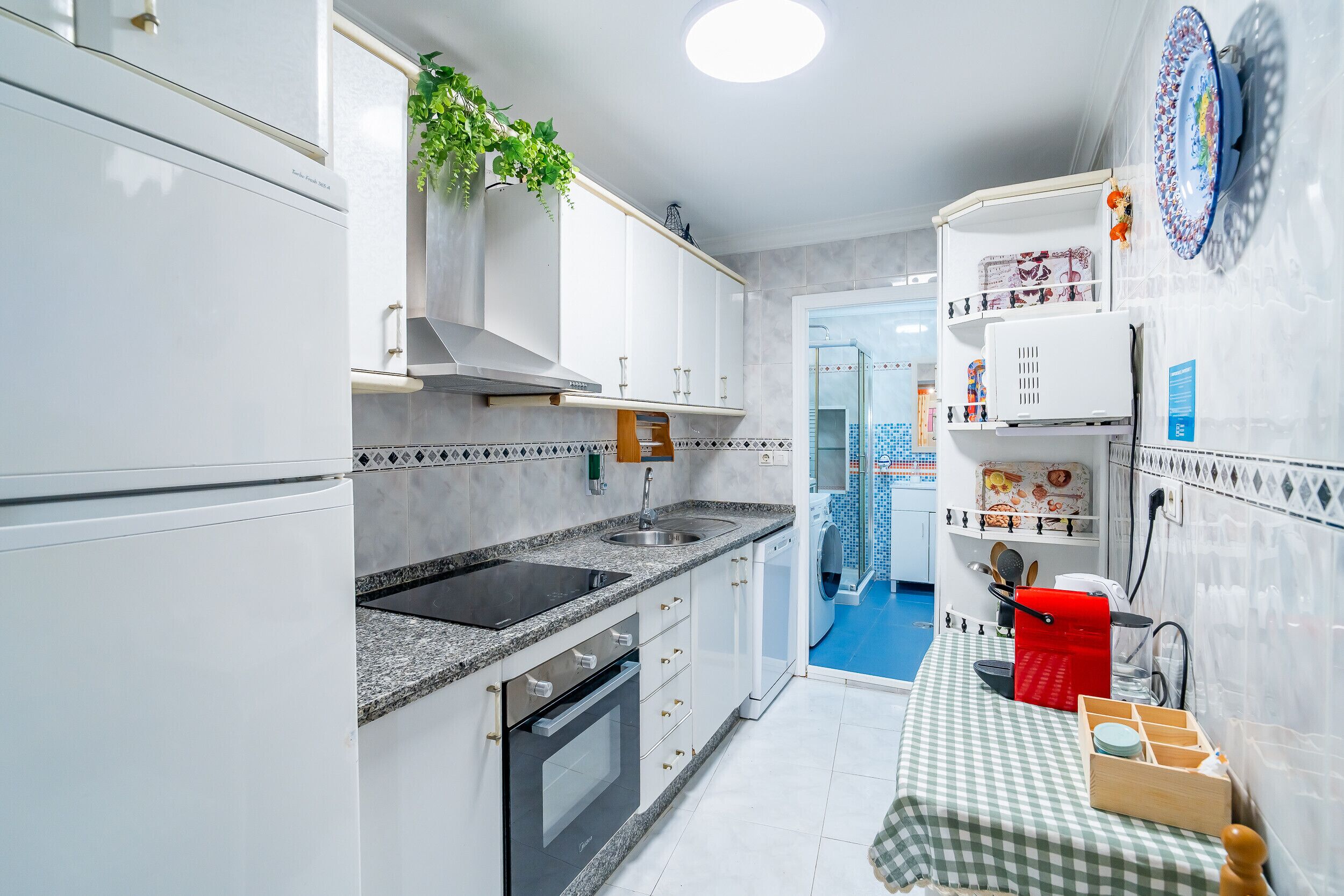 Refrigerador, microondas, horno y lavavajillas 