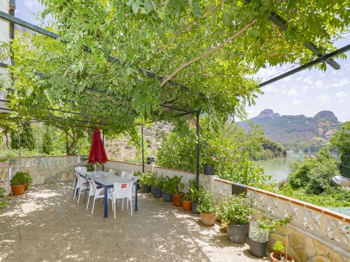 Cubo's Casa Rural El descanso del Caminito del Rey / terrace / rural setting / free Wi-Fi