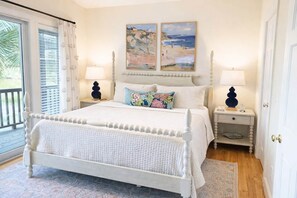 4 bedrooms, in-room safe, desk, iron/ironing board