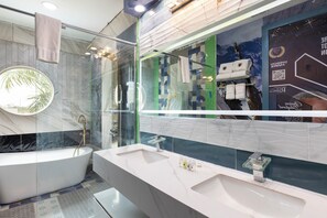 Hair dryer, towels - HUGE DISCOUNT LAST MINUTE DEALS MISSION TO MARS EXTREME PRIVATE ATTRACTION HOME (Davenport)
