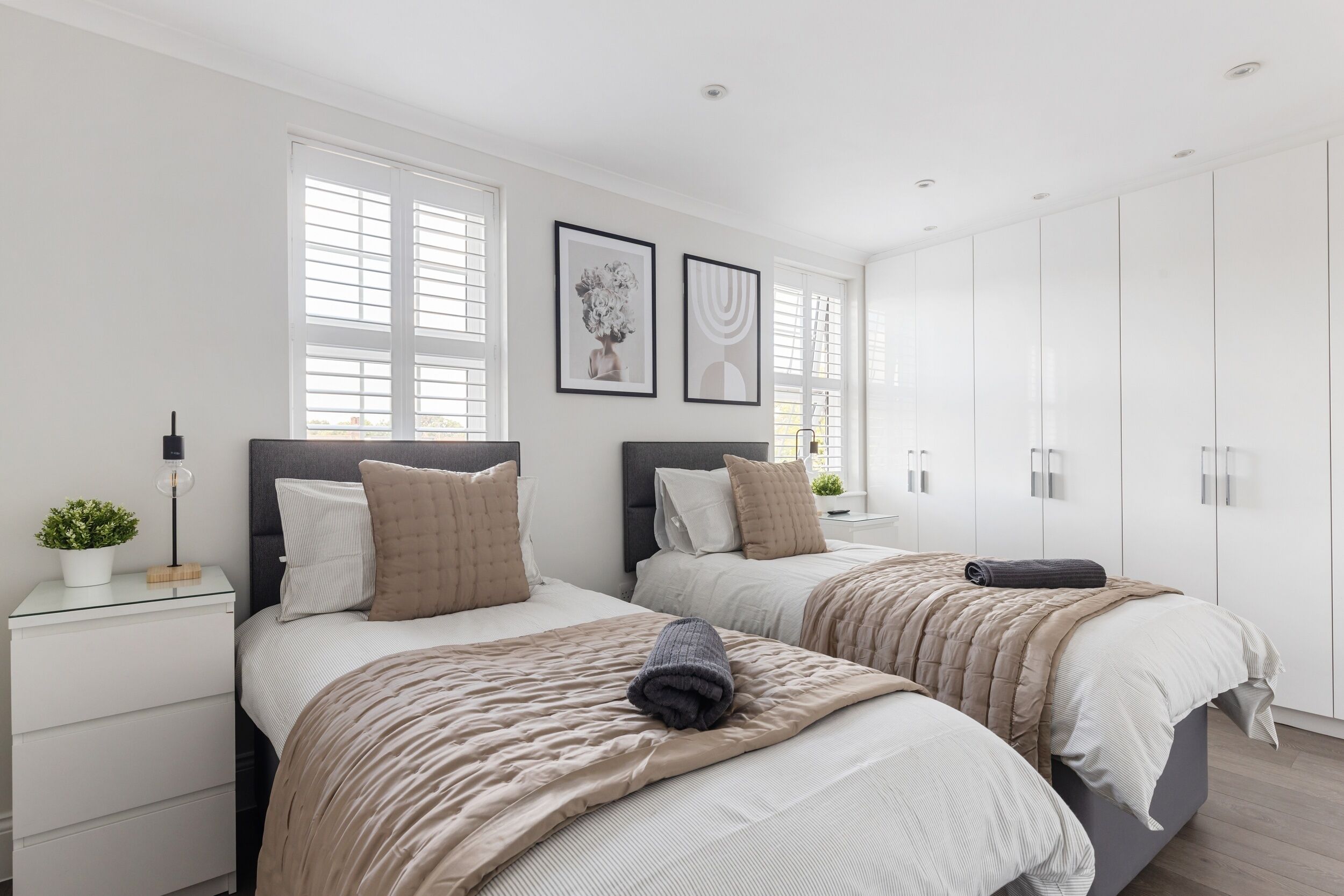 4 soverom, strykejern/-brett, wi-fi (inkludert) og sengetøy