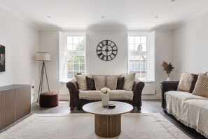 TV, bordtennis og bøker