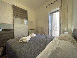 2 bedrooms, bed sheets