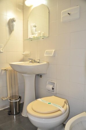 Bathroom - Hotel Arona (Villa Carlos Paz)