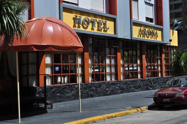 Exterior - Hotel Arona (Villa Carlos Paz)