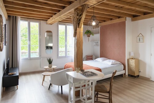 Downtown studio, quiet, charming, wifi