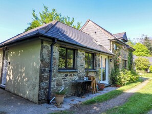 Exterior - Penfeidr (Newport)