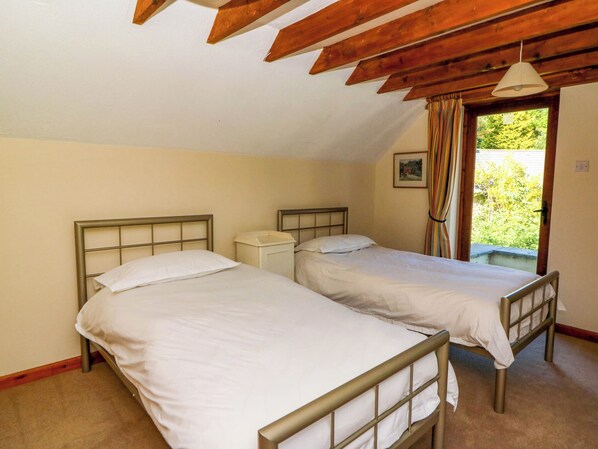 2 habitaciones, decoración personalizada y muebles diferentes
