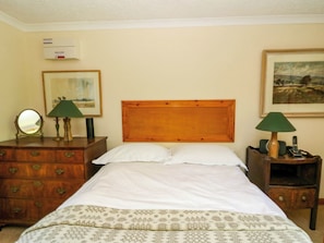 2 bedrooms, individually decorated, individually furnished, free WiFi - Penfeidr (Newport)