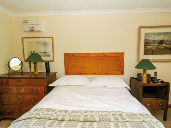 2 bedrooms, individually decorated, individually furnished, free WiFi