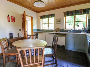 Dishwasher, cookware/dishes/utensils