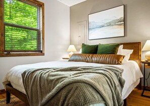 3 chambres, fer et planche à repasser, Wi-Fi, draps fournis