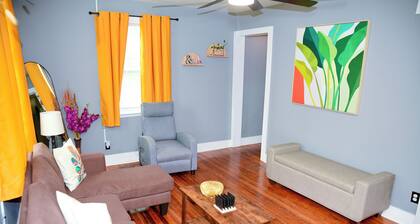 Charming per-diem friendly 2-bedroom townhome downtown Montgomery close to AFB