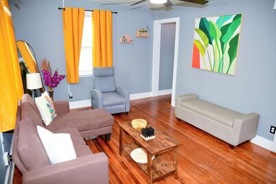 Charming per-diem friendly 2-bedroom townhome downtown Montgomery close to AFB