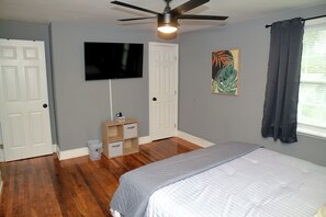 2 chambres, fer et planche à repasser, Wi-Fi gratuit, draps fournis