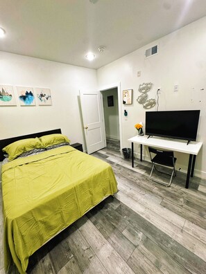 2 chambres, fer et planche à repasser, Wi-Fi gratuit, draps fournis