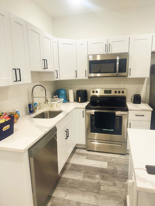 Microwave, oven, stovetop, dishwasher