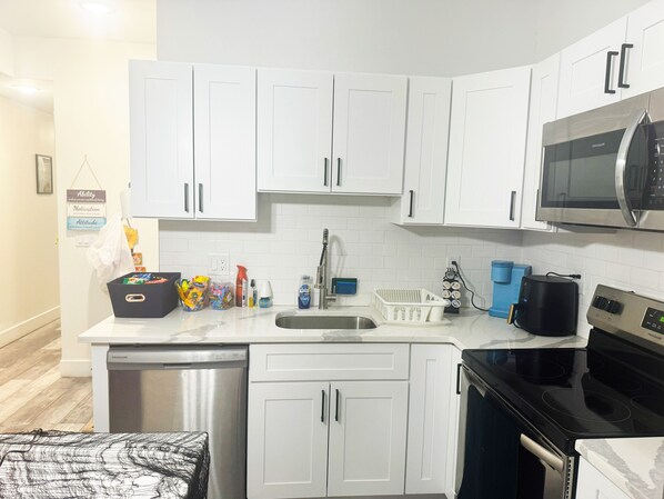 Fridge, microwave, oven, stovetop