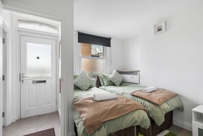 1 chambre, fer et planche à repasser, Wi-Fi gratuit, draps fournis