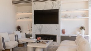 Smart TV, books