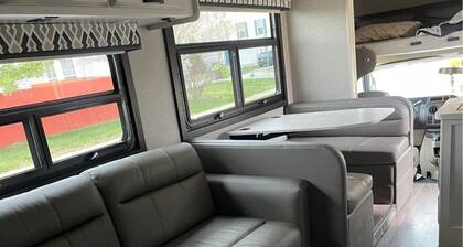 Cozy mobile home in amazing Bear with AC