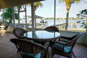 Dining - Waterfront Two Bedroom Home with Private Boat Dock walk to Beach (Panama City Beach)