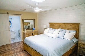 2 bedrooms, iron/ironing board, free WiFi, bed sheets - Waterfront Two Bedroom Beach House with Private Boat Dock (Panama City Beach)