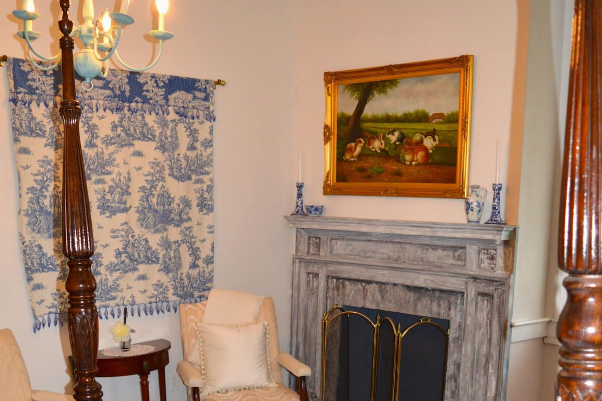 In-room safe, iron/ironing board, free WiFi, bed sheets