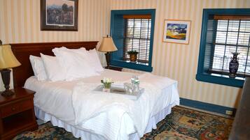 Comfort Suite, 1 Queen Bed with Sofa bed | In-room safe, iron/ironing board, free WiFi, bed sheets