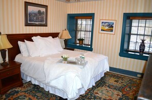 Comfort Suite, 1 Queen Bed with Sofa bed