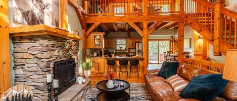 Een smart-tv en een open haard