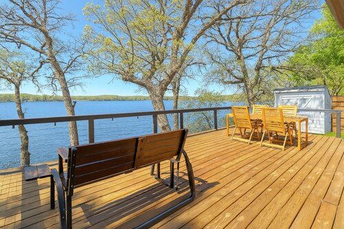 Lakeside Cottage on Trowbridge Point